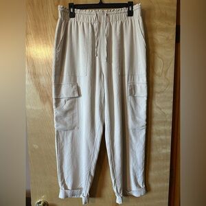 Time and Tru Women's Linen Blend Cropped Cargo Pants